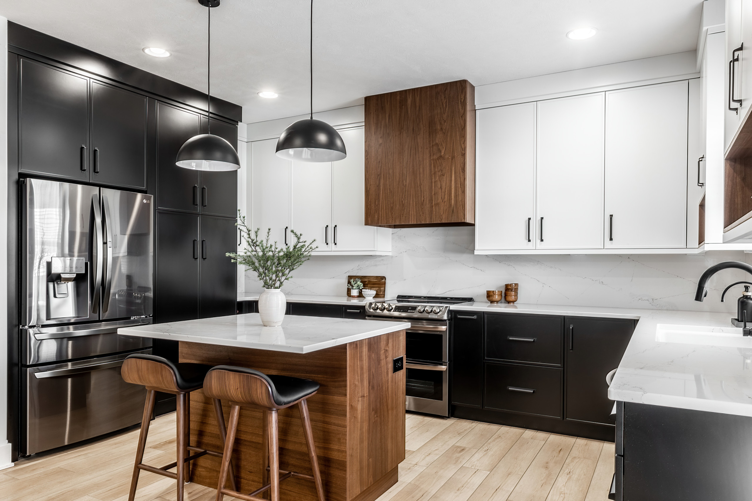 Black And Wood Kitchens