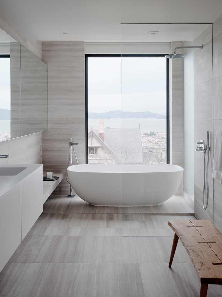 Cette image montre une salle de bain minimaliste.