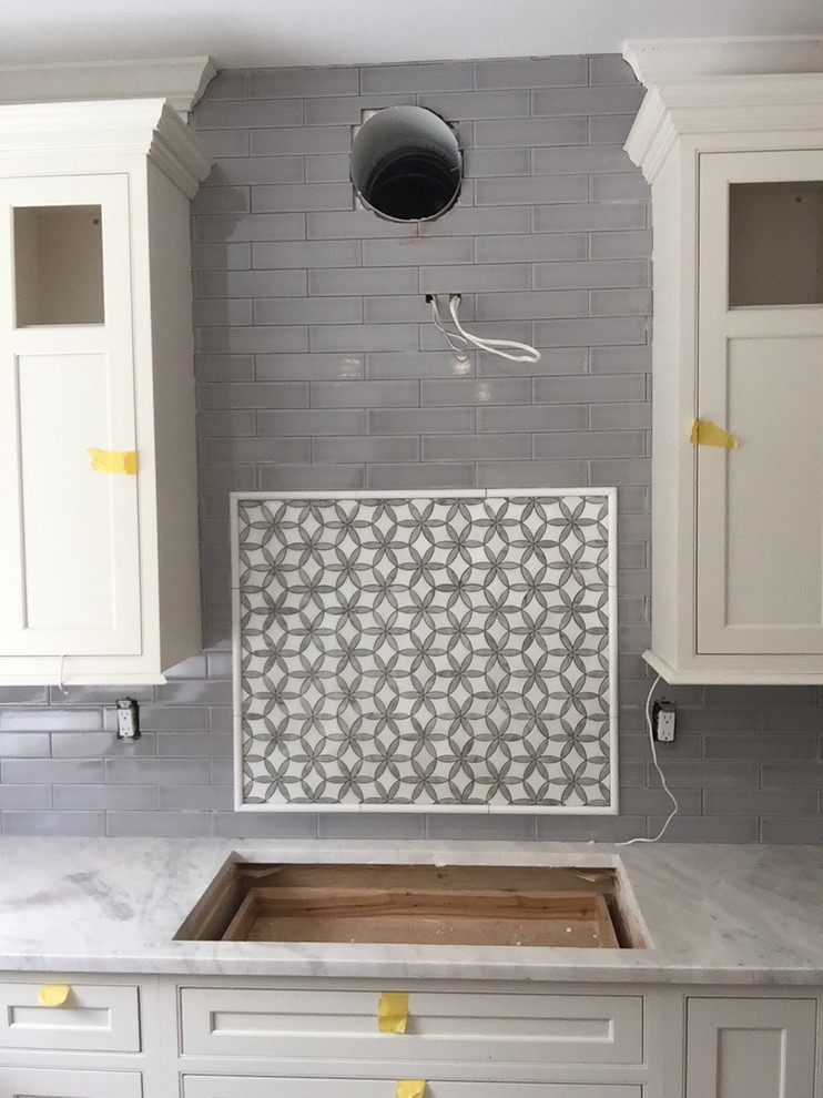 Kitchen - kitchen idea in Boston