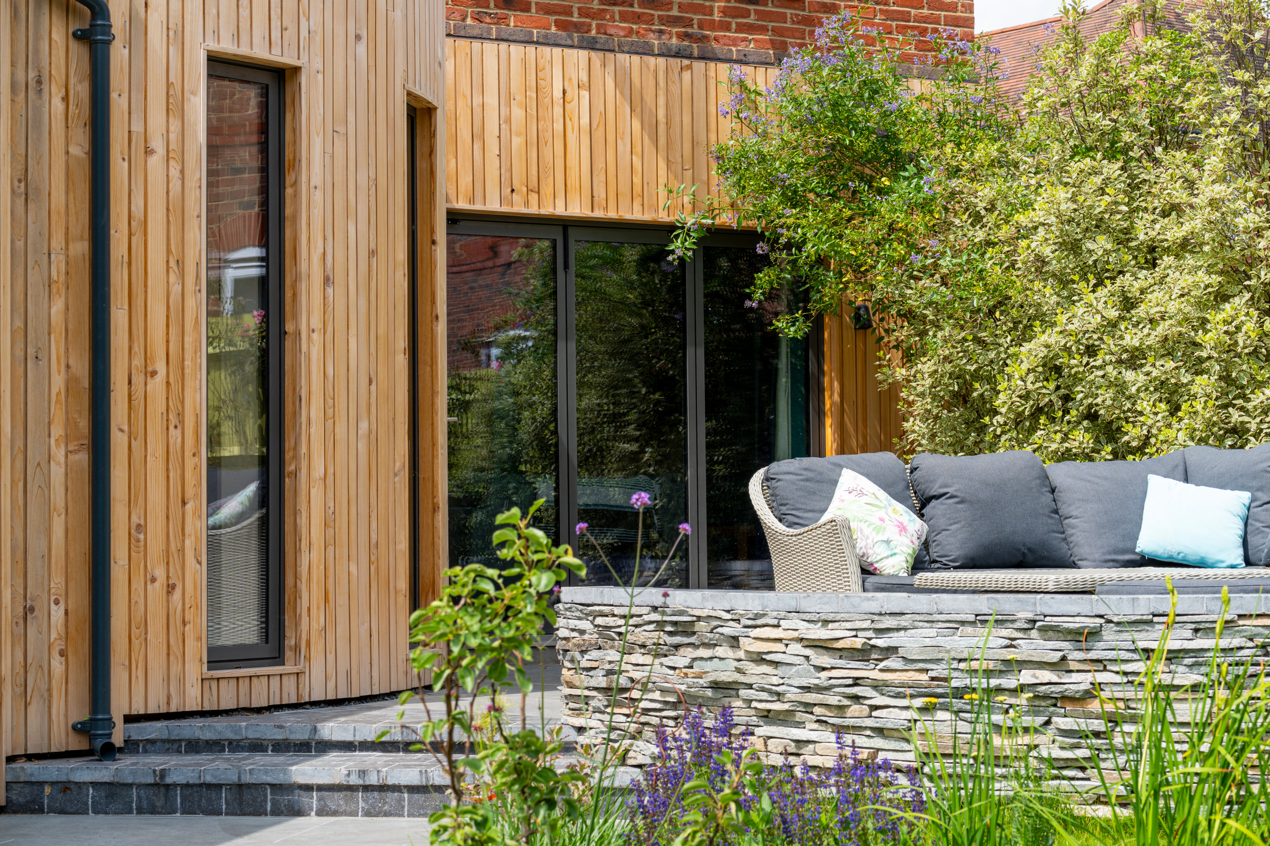 Contemporary Kitchen and Garden Room Room Extension