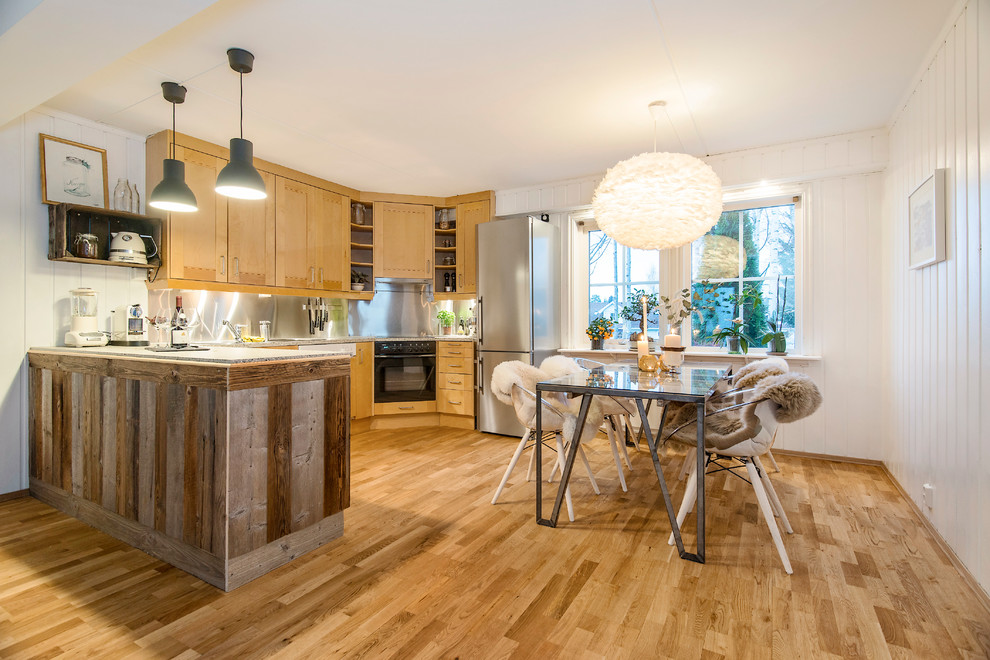 Kitchen - rustic kitchen idea