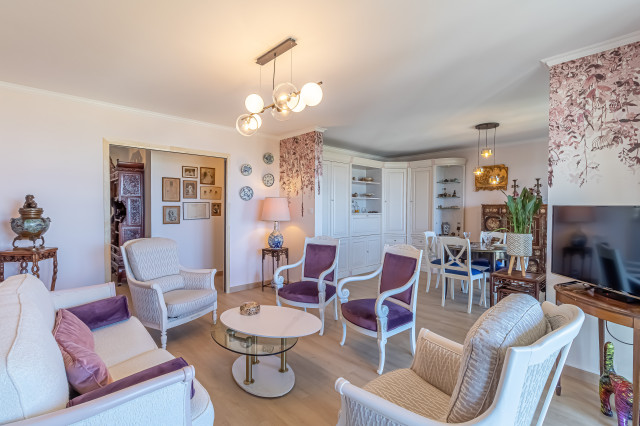 PROJET BOURGOGNE - Nice transitional-living-room