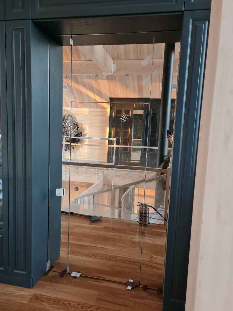 Стеклянные двери