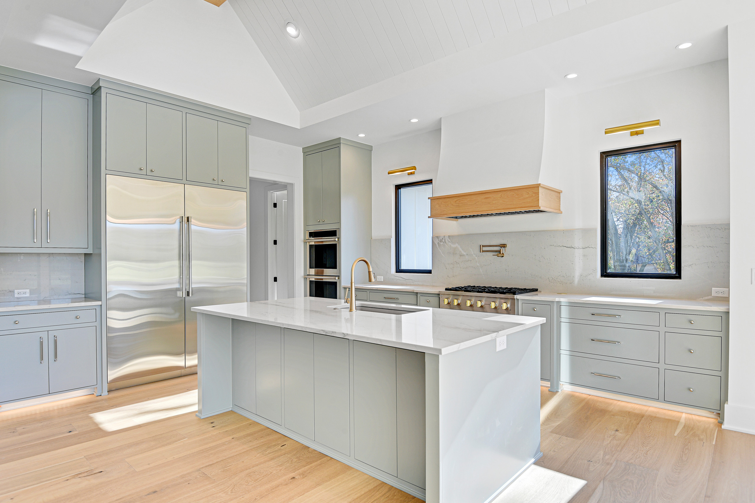 148th and Switzer, Custom Build