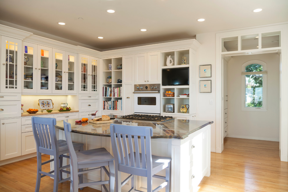 Large transitional kitchen photo in Los Angeles