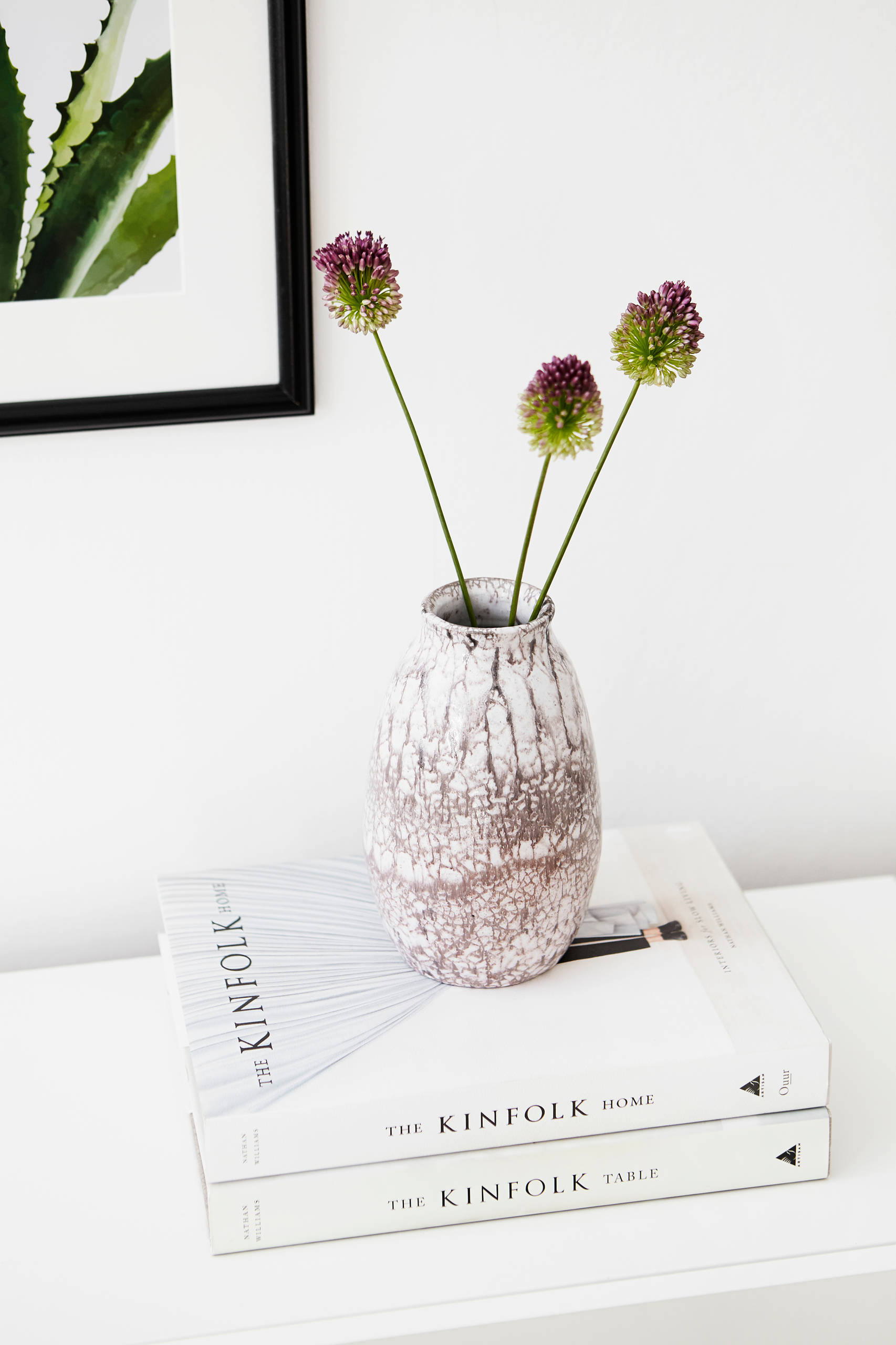 hängende kunstblumen YMIFEEY 4 Stück Künstliche Hängepflanzen Hängend Wie Echt Kunstpflanzen Wetterfest Künstliche Blumen Ranken Hängenblumen für Außen Innen Balkon Terrasse Blumenampel (4, Lila Weiß) Schlauchtrommel Wohnmobil
