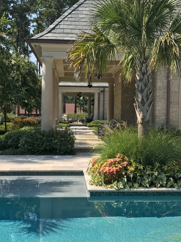 This is an example of a transitional pool in Dallas.