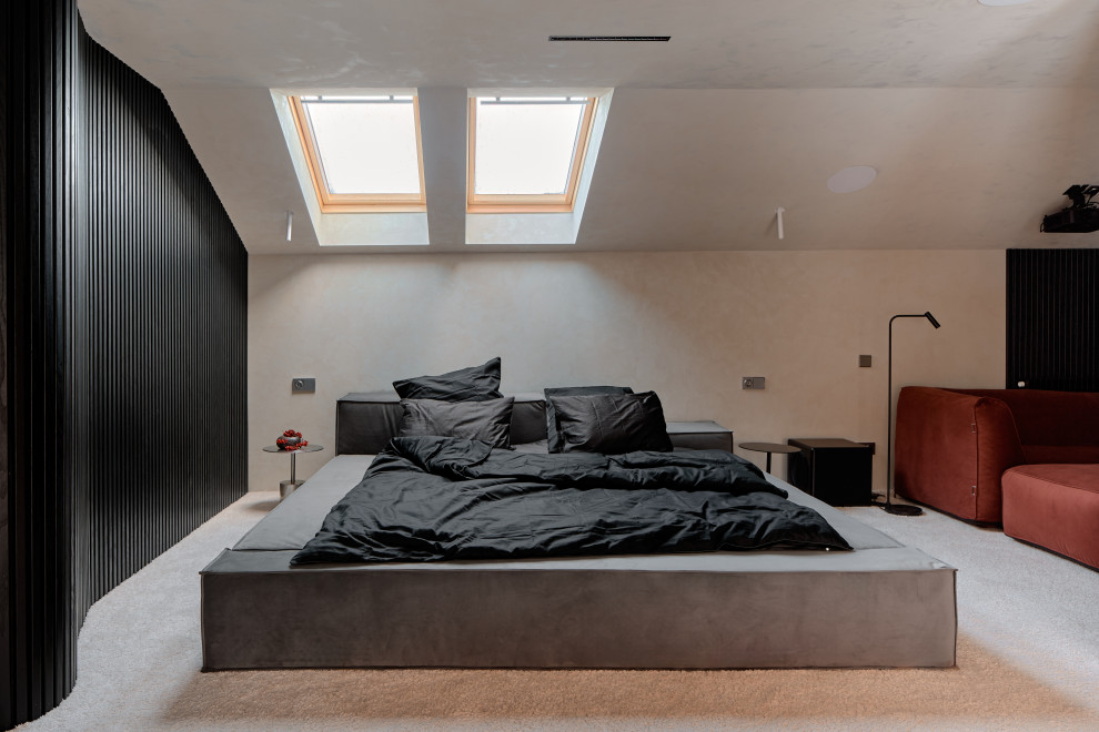 Спальня с прозрачной ванной