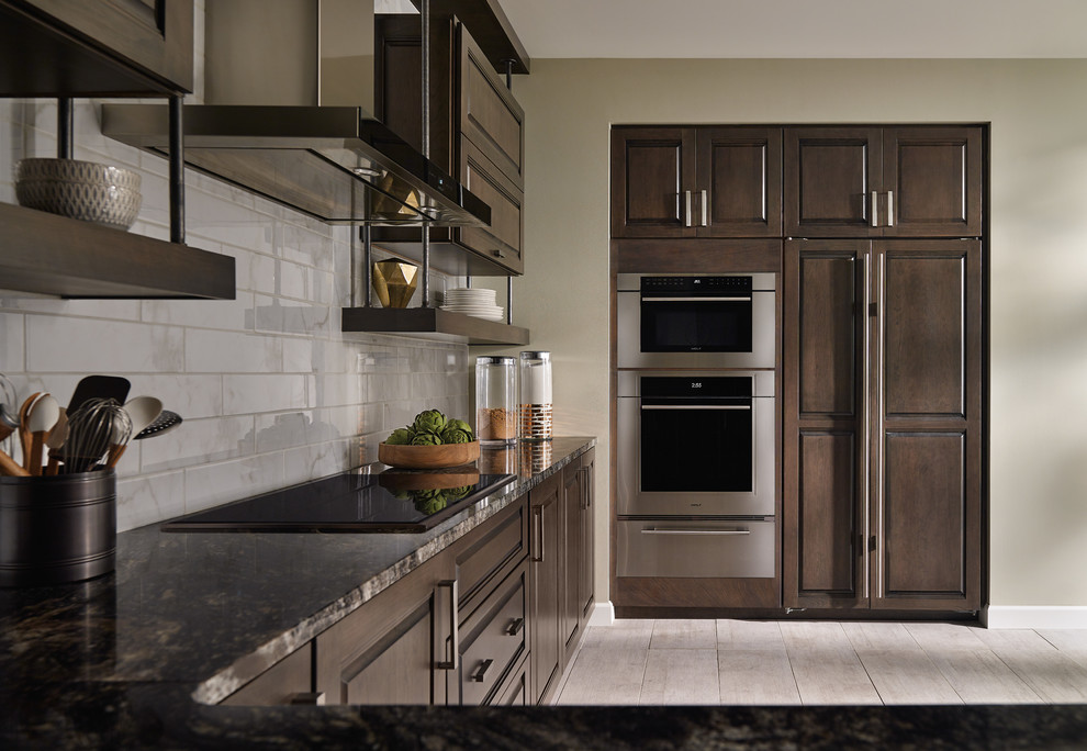 Kitchen - transitional kitchen idea in Houston