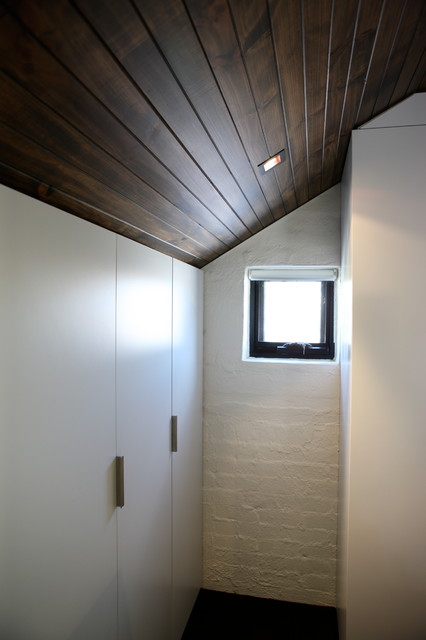The Stables House contemporary-foervaring-och-garderob