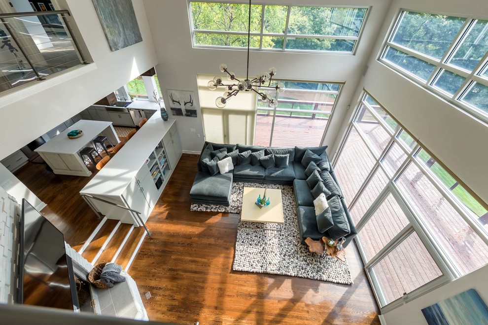 Example of a transitional home design design in Nashville