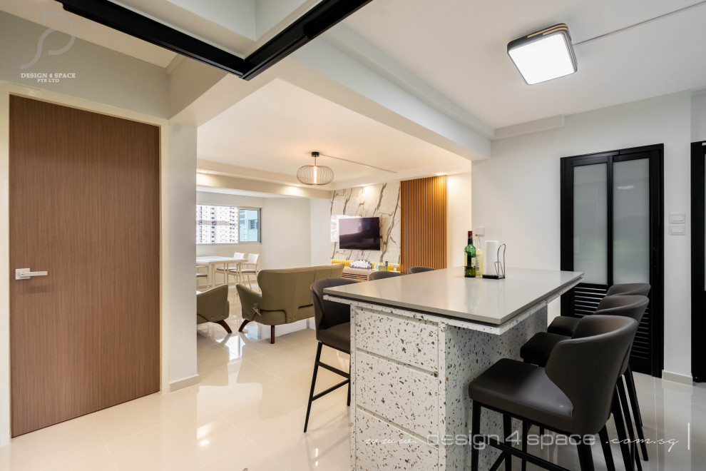 This is an example of a contemporary home bar in Singapore.