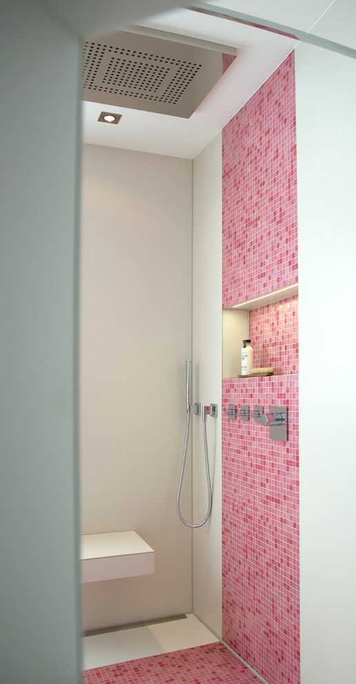 Photo of a contemporary bathroom in Nuremberg.