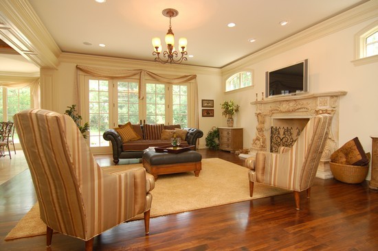 Photo of a traditional family room in Chicago.