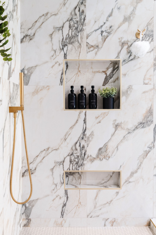 Home design - transitional home design idea in Orange County