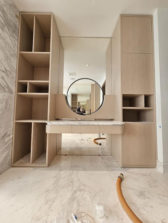 Modern Built In Vanity & Cabinets
