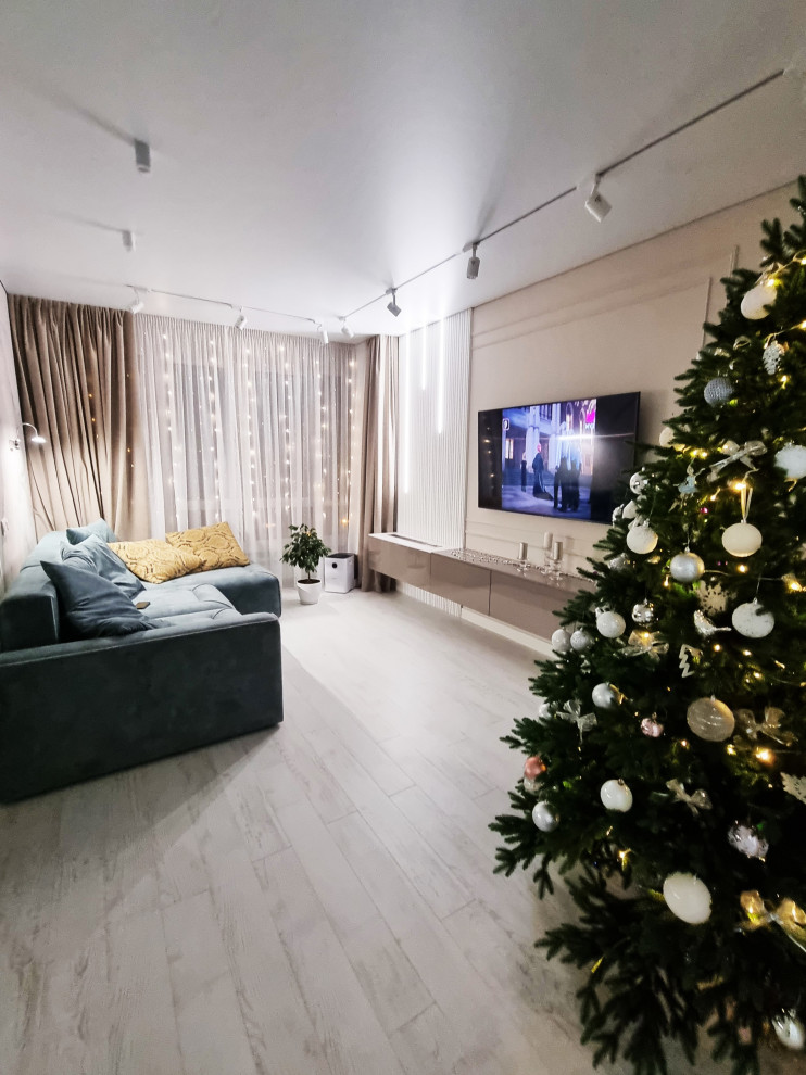 Реализованный проект кухни-гостиной с совместной лоджией и биокамином