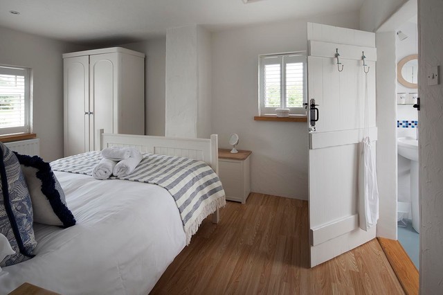 Primrose Cottage farmhouse-bedroom