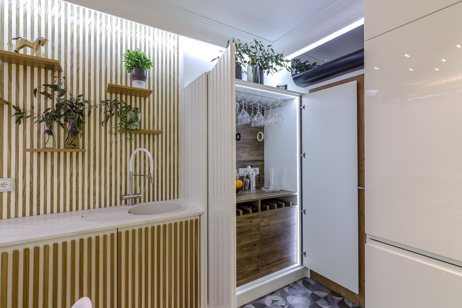 ХУДОЖЕСТВЕННЫЙ