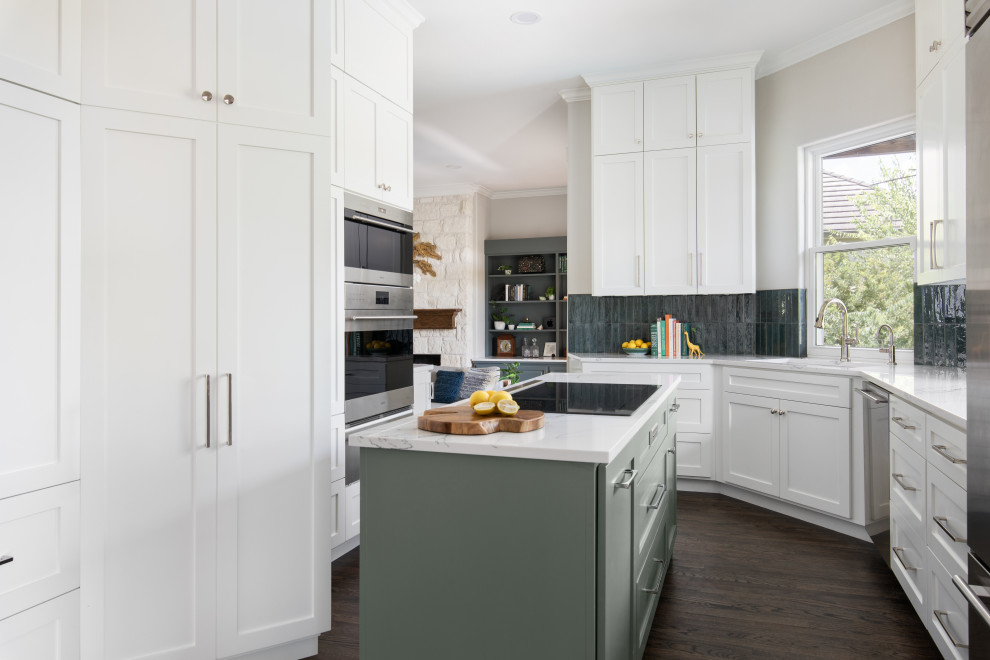 Example of a transitional kitchen design in Austin