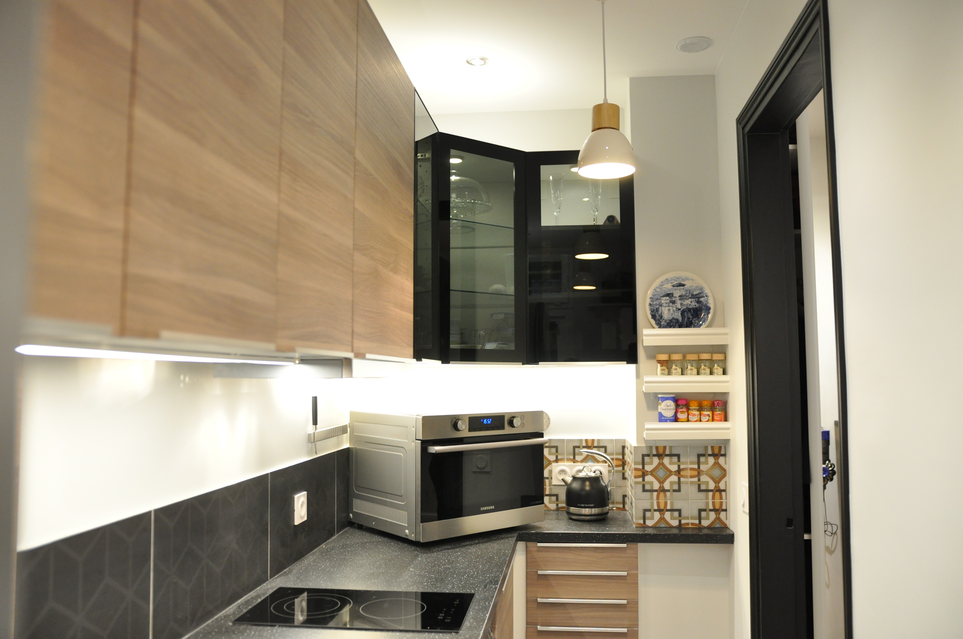 noir et blanc , doré.