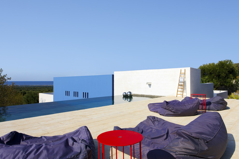 Inspiration for an expansive contemporary rooftop and rooftop deck in Bari.