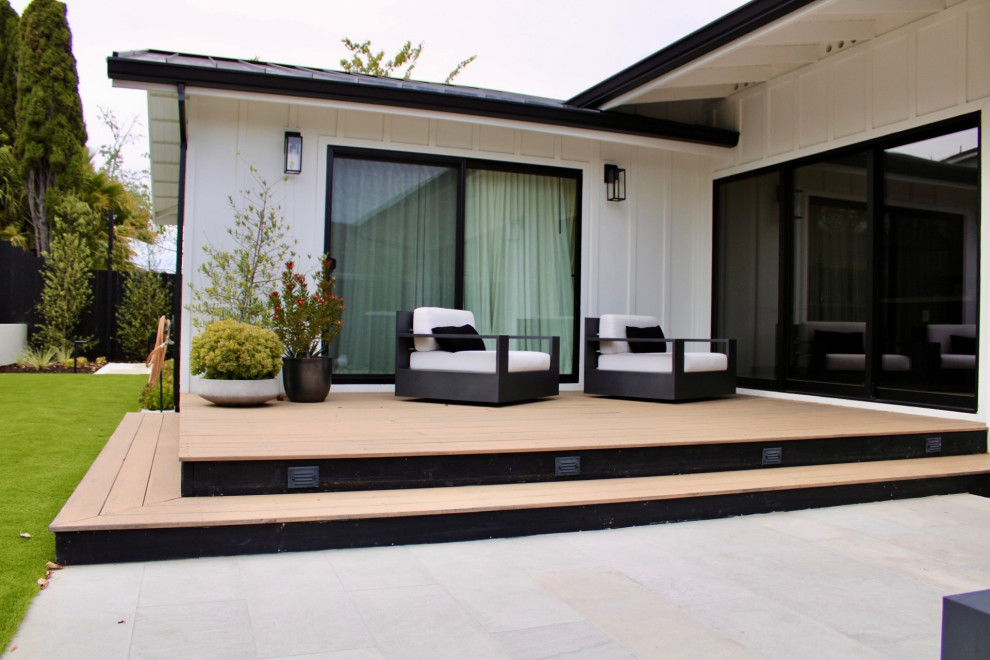 Monochromatic Burlingame Backyard