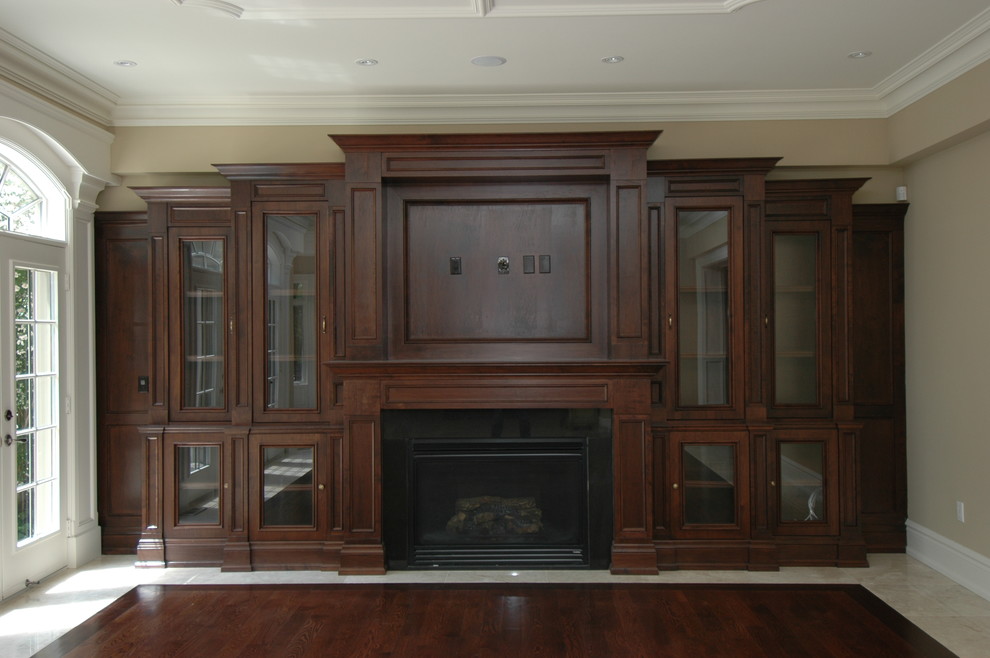 Home design - transitional home design idea in Toronto