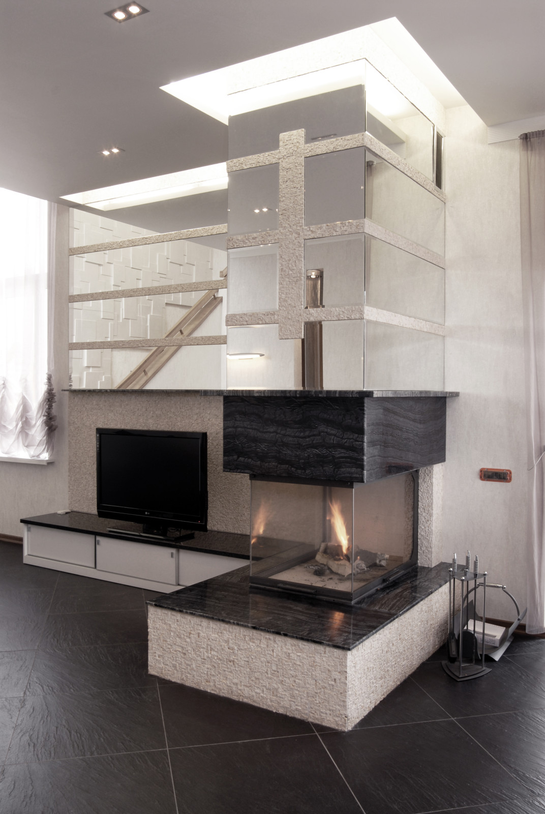 КАМЕРНАЯ ГОСТИНАЯ ВОКРУГ ЛЕСТНИЦЫ