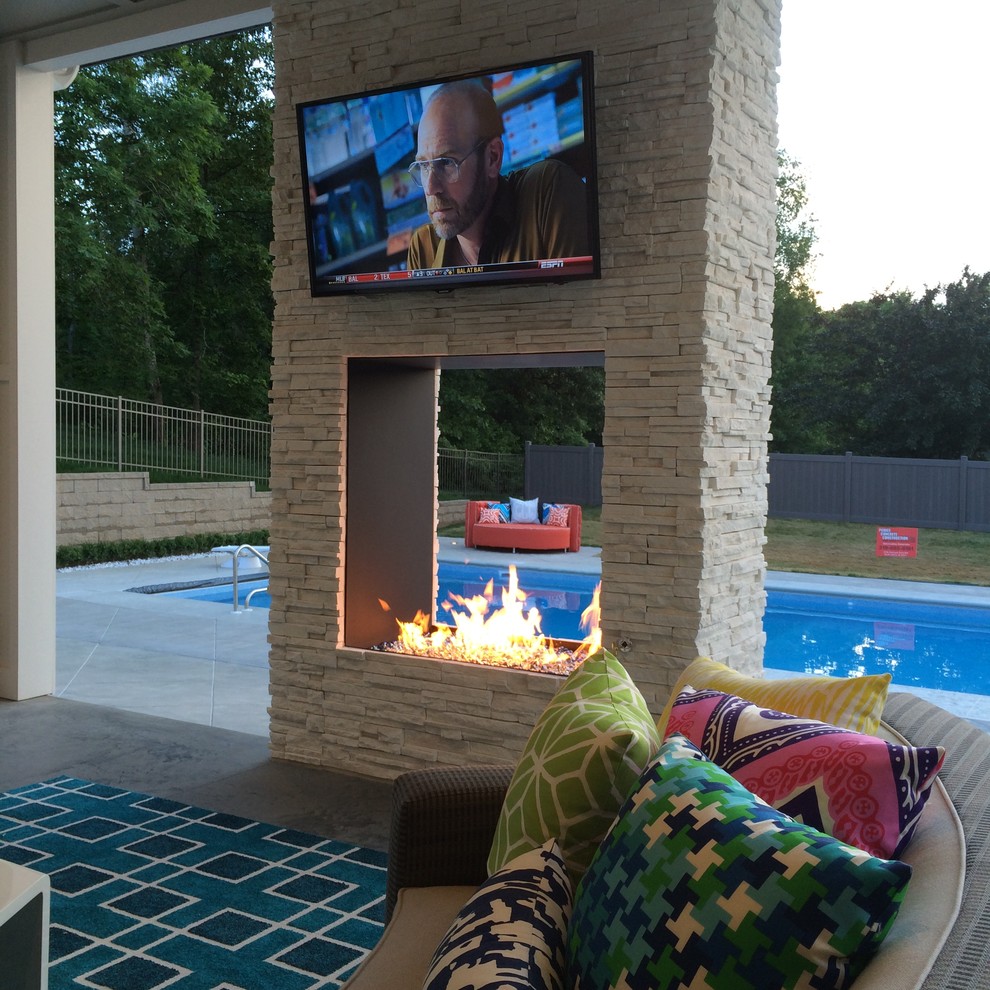 Pool - contemporary pool idea in Cedar Rapids