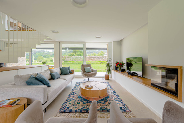 P&Aacute;MANES, CANTABRIA contemporary-living-room