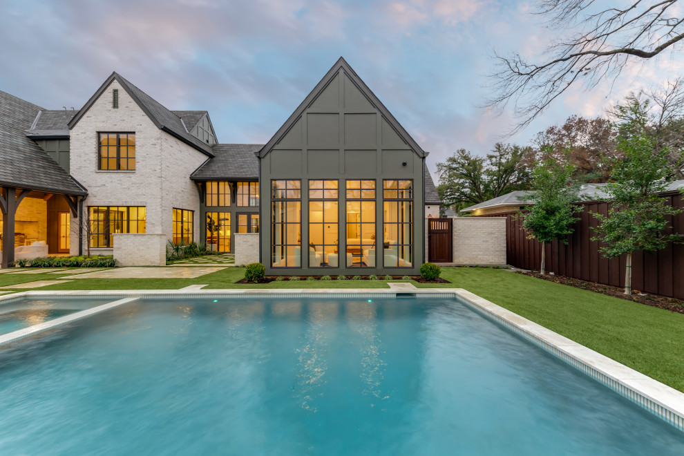 Example of a transitional pool design in Dallas