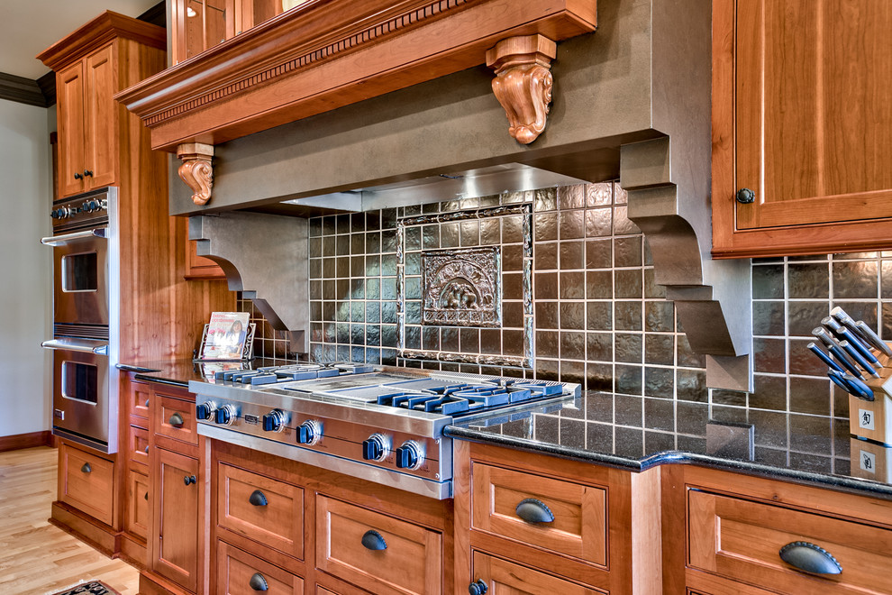 Kitchen - kitchen idea in Omaha