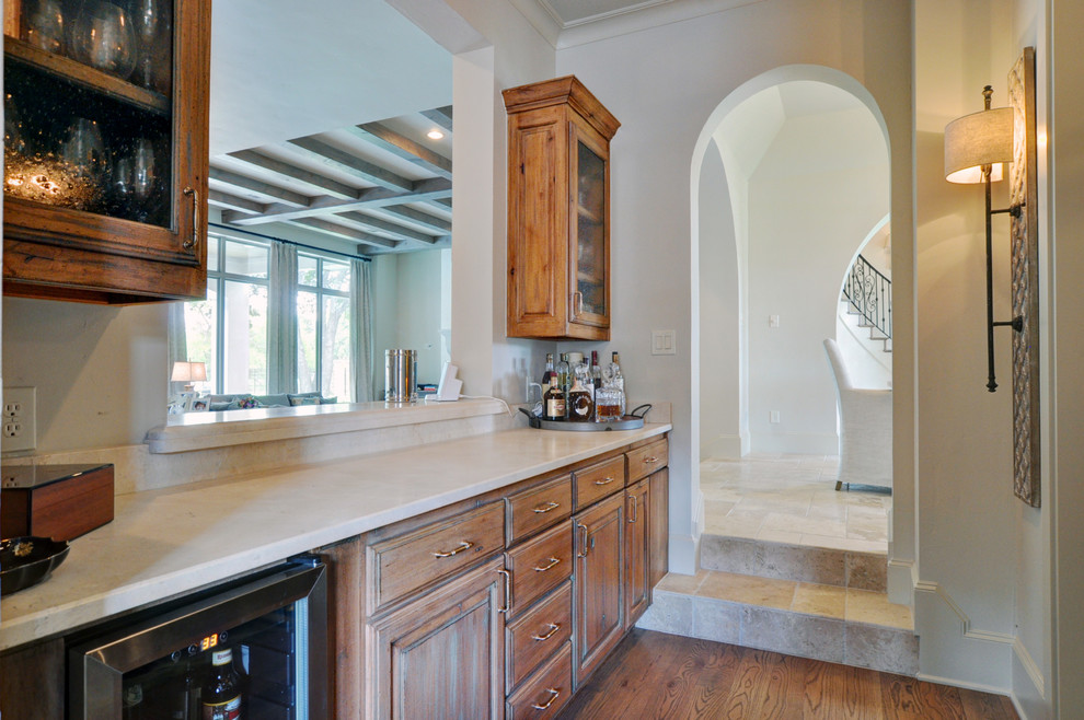 Home design - transitional home design idea in Dallas