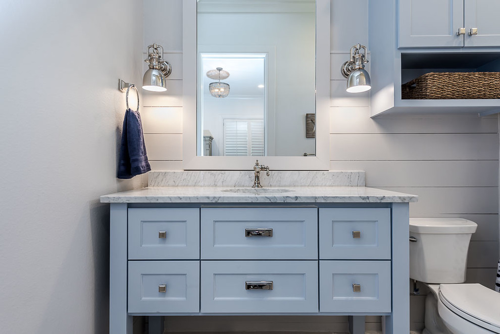 Home design - transitional home design idea in Austin