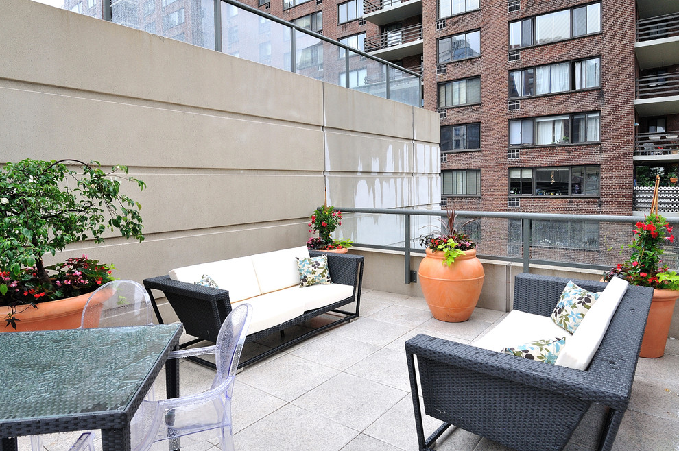 Inspiration for a contemporary rooftop and rooftop deck in New York.