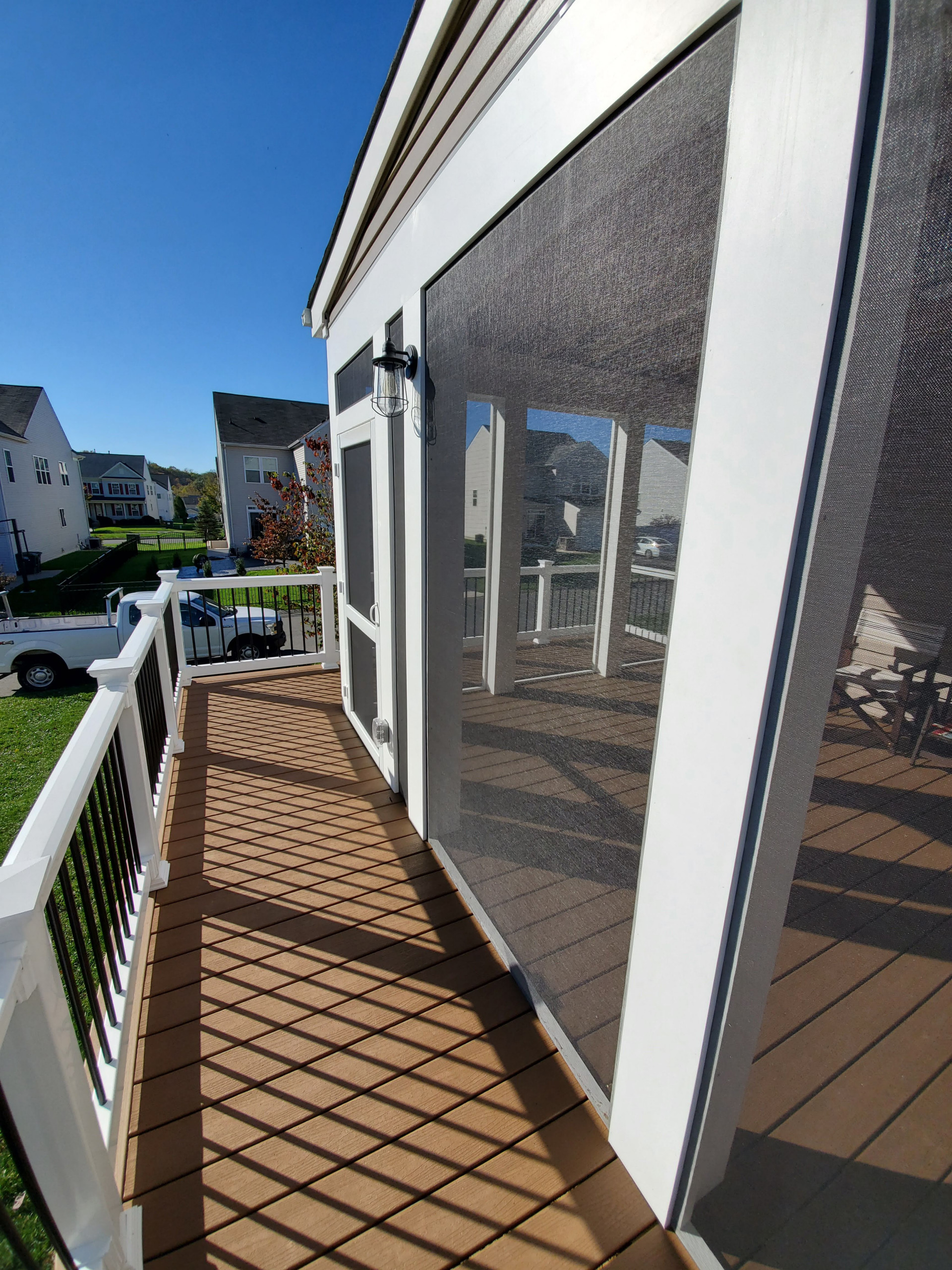 Screened in deck w/ outer walkway