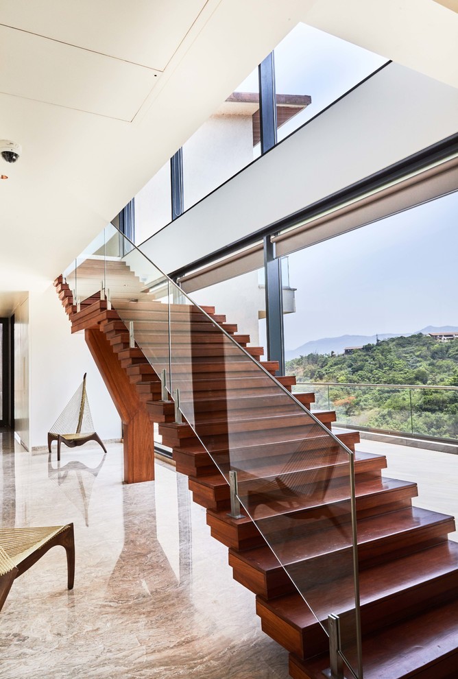 Photo of a contemporary staircase in Pune.