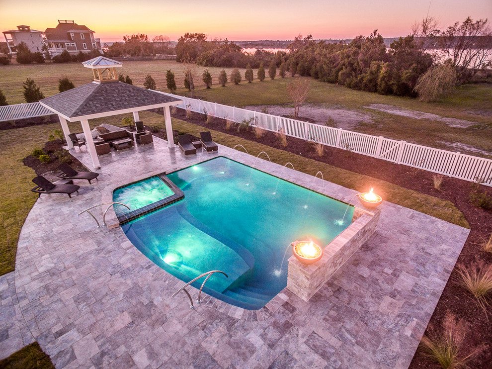 Design ideas for a contemporary pool in Raleigh.