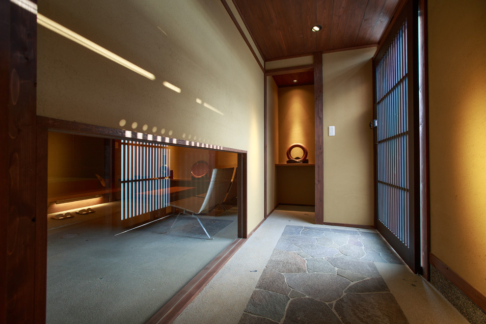 Photo of an asian entryway in Kyoto.