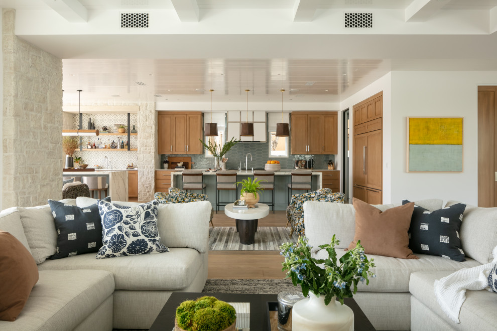 Inspiration for a transitional home design remodel in Orange County