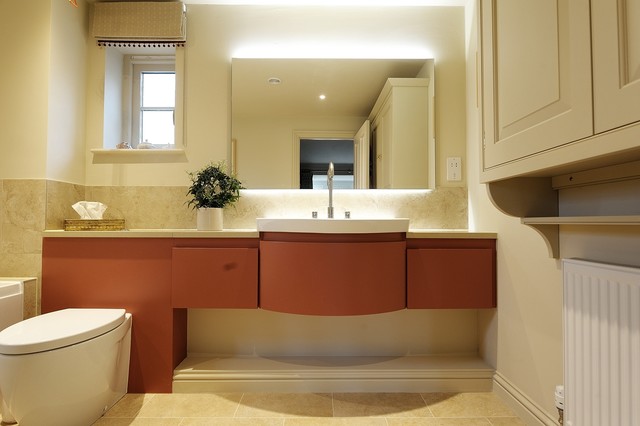 Cotswold Retirement Apartment modern-badezimmer
