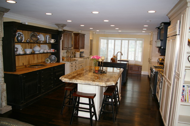 Classic Working Kitchen traditional-kitchen
