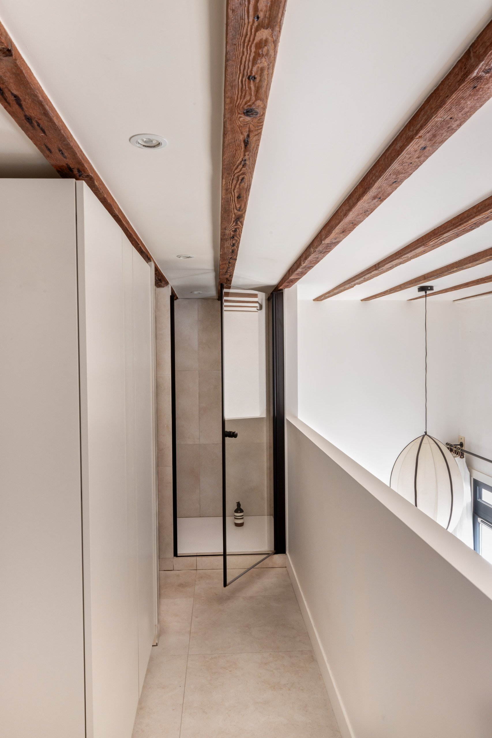 Réinvention d’un loft familial atypique de 130 m² à Paris 10e