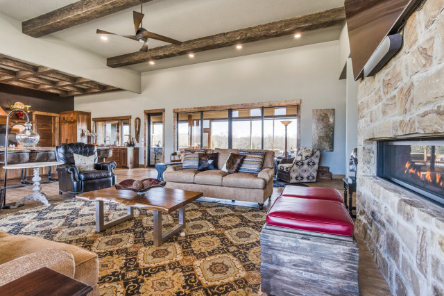 Loomis traditional-living-room
