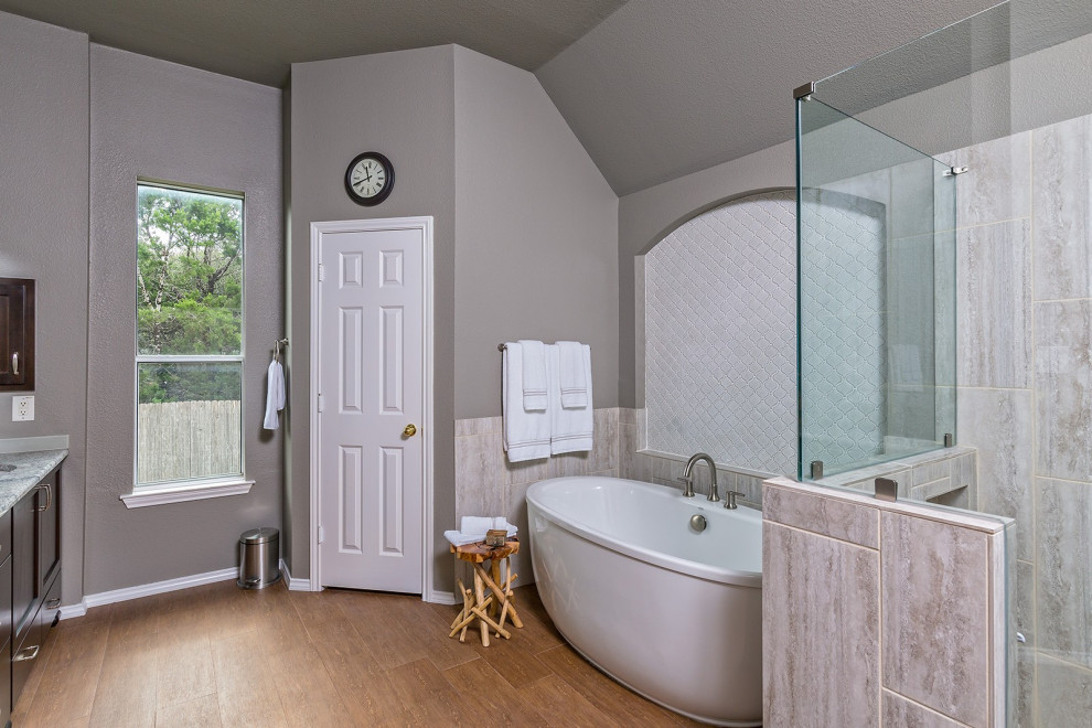 Home design - transitional home design idea in Austin