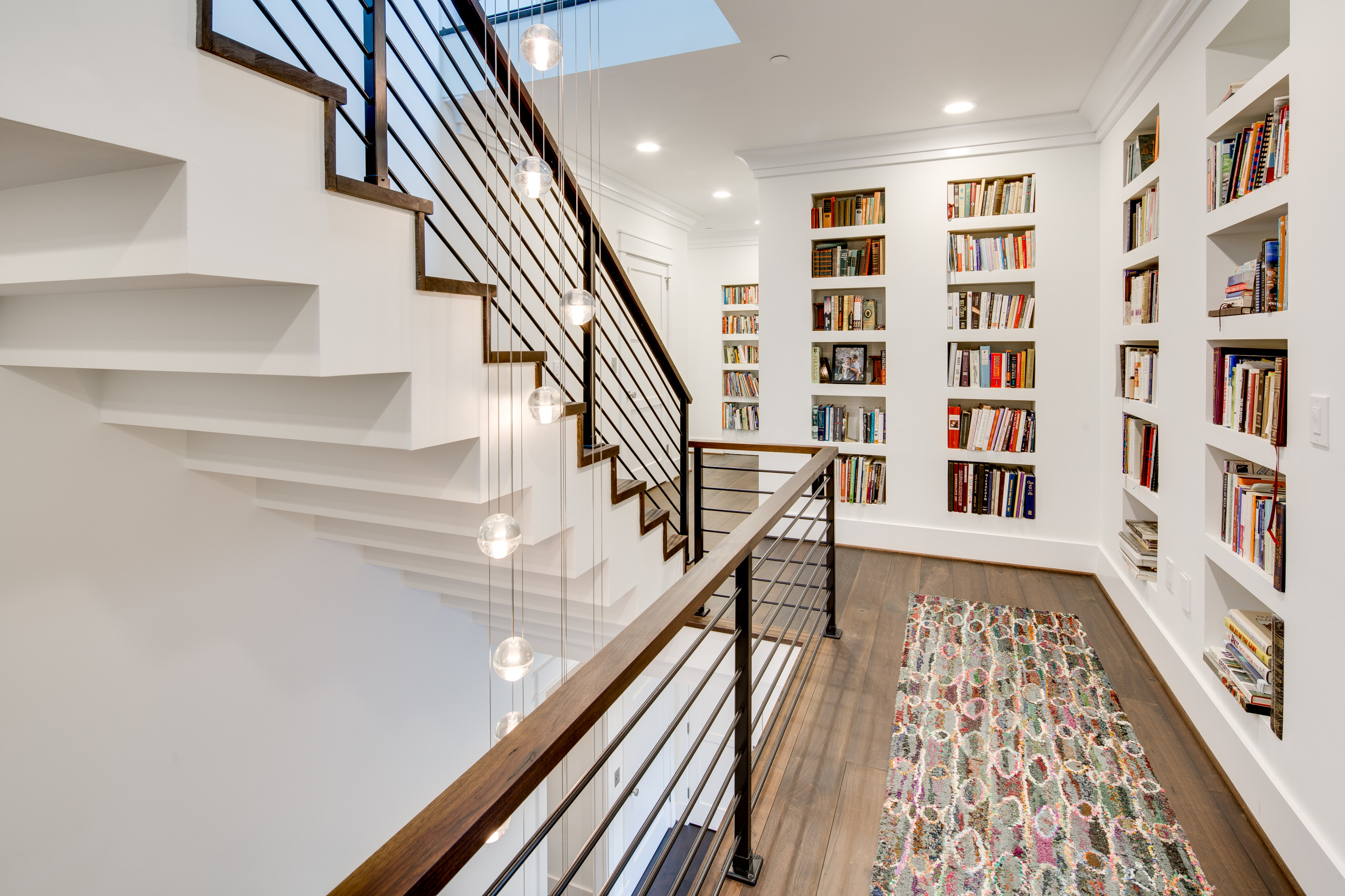 Large Hallway Wall Decor Ideas