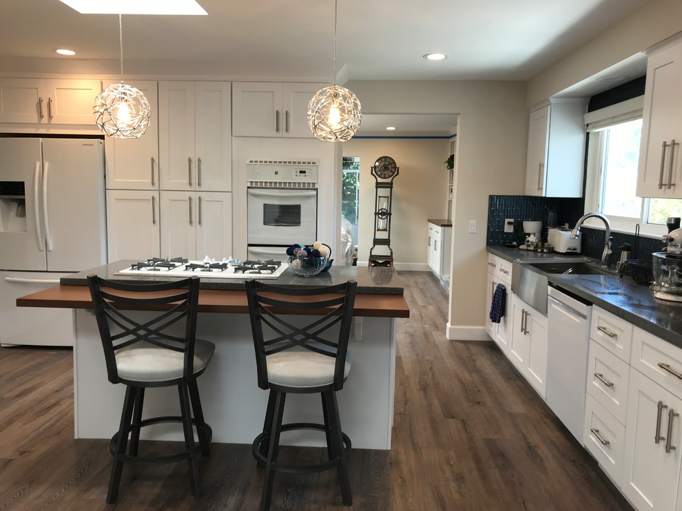 Transitional kitchen photo in Orange County