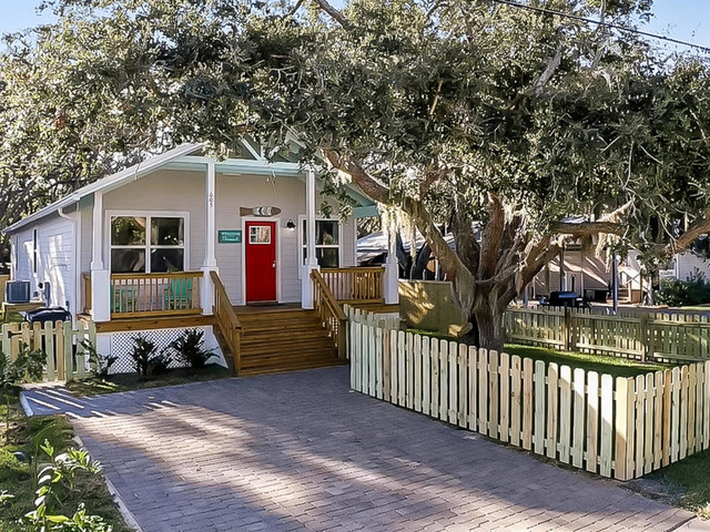 Dolphin Key maritim-haeuser