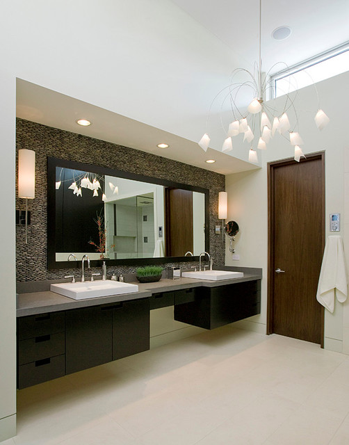 Courtland - Contemporary - Bathroom - Chicago - by FRICANO CONSTRUCTION CO